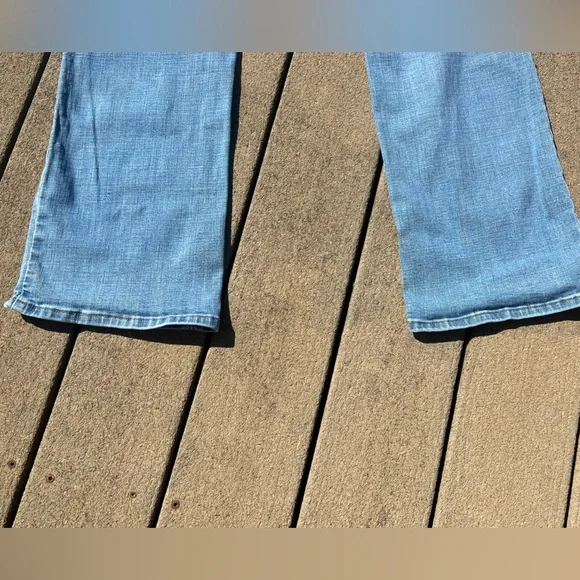 Women’s Levi Classic Boot Jeans size 14Long - Picture 5 of 6